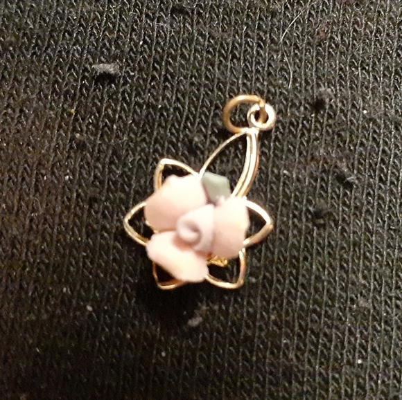 Vintage 1928 era charm - Picture 1 of 2